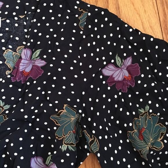 LOFT polka dot floral flutter sleeve wrap top | Size Small - Picture 4 of 6
